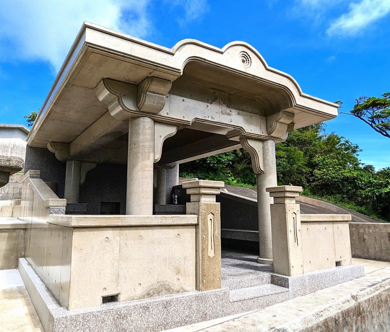 破風墓　石　沖縄　