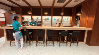 琉球石灰岩バーカウンター施工事例｜ジャングリア沖縄様｜沖縄県